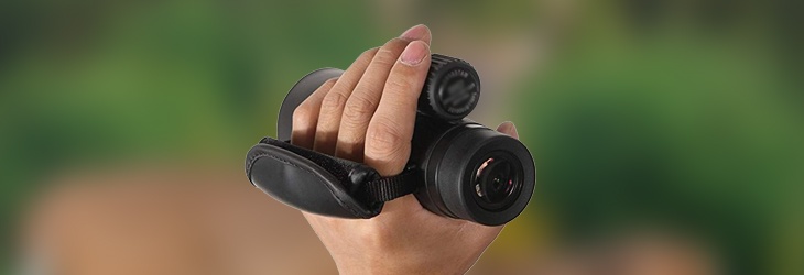 Use a strap to protect the device from dropping, breaking, and wearing when using a monocular