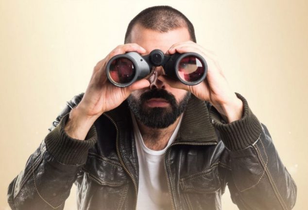 how to clean binoculars