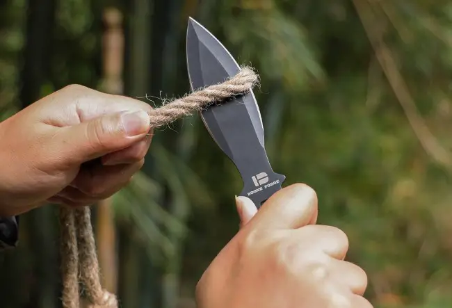 Throwing knives for outdoor use