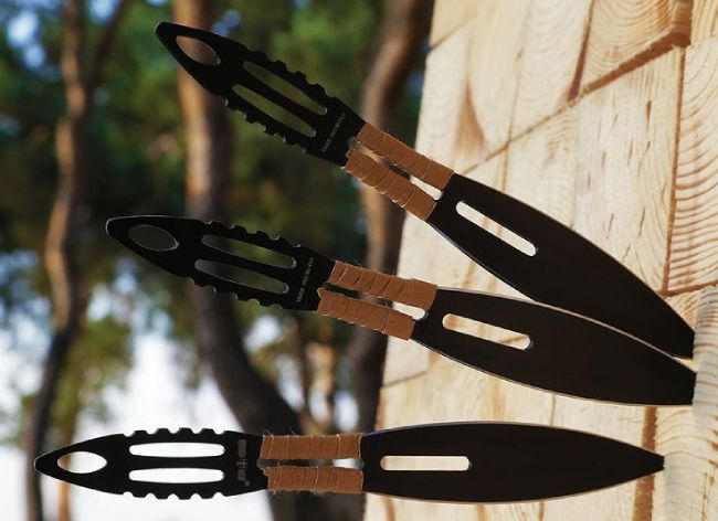 Throwing knives for self-defense