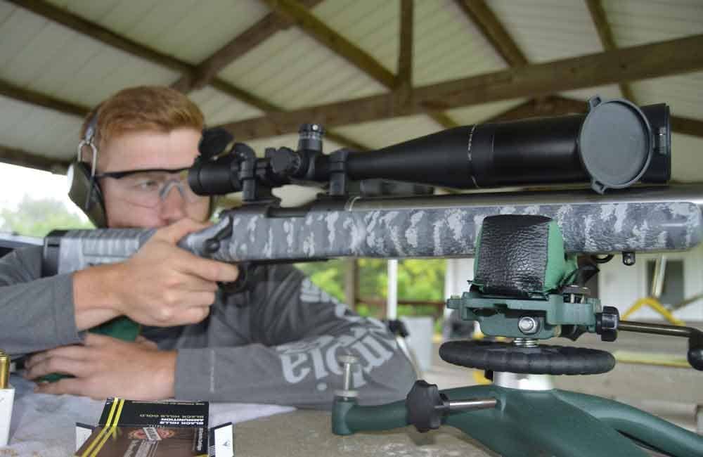 Bore sight adjustment on the rifle