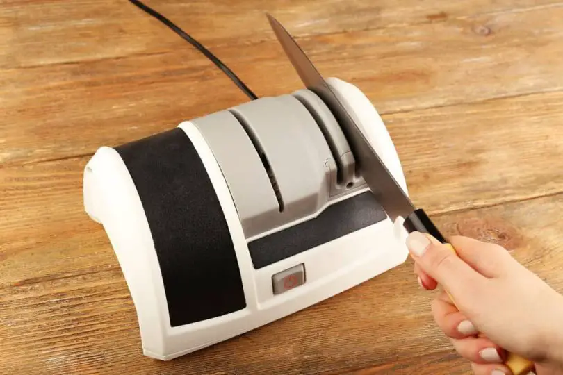 How to use an electric knife sharpener