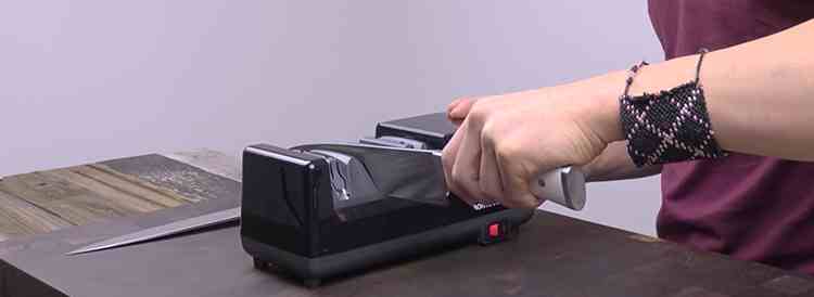 How to Use an Electric Knife Sharpener Appropriately