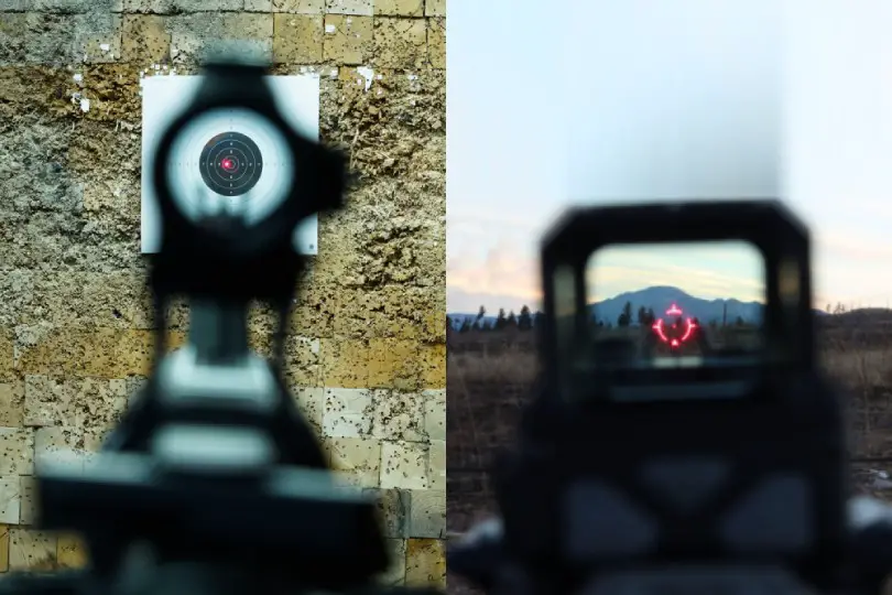 Red Dot vs Holographic Sights