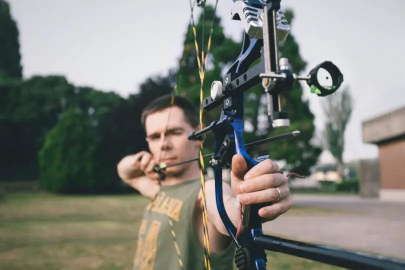 how to use a compound bow sight
